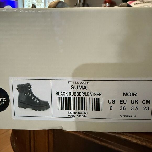 NIB Cougar Suma Waterproof Boot (Women) Black Lugged Sole - Picture 9 of 9